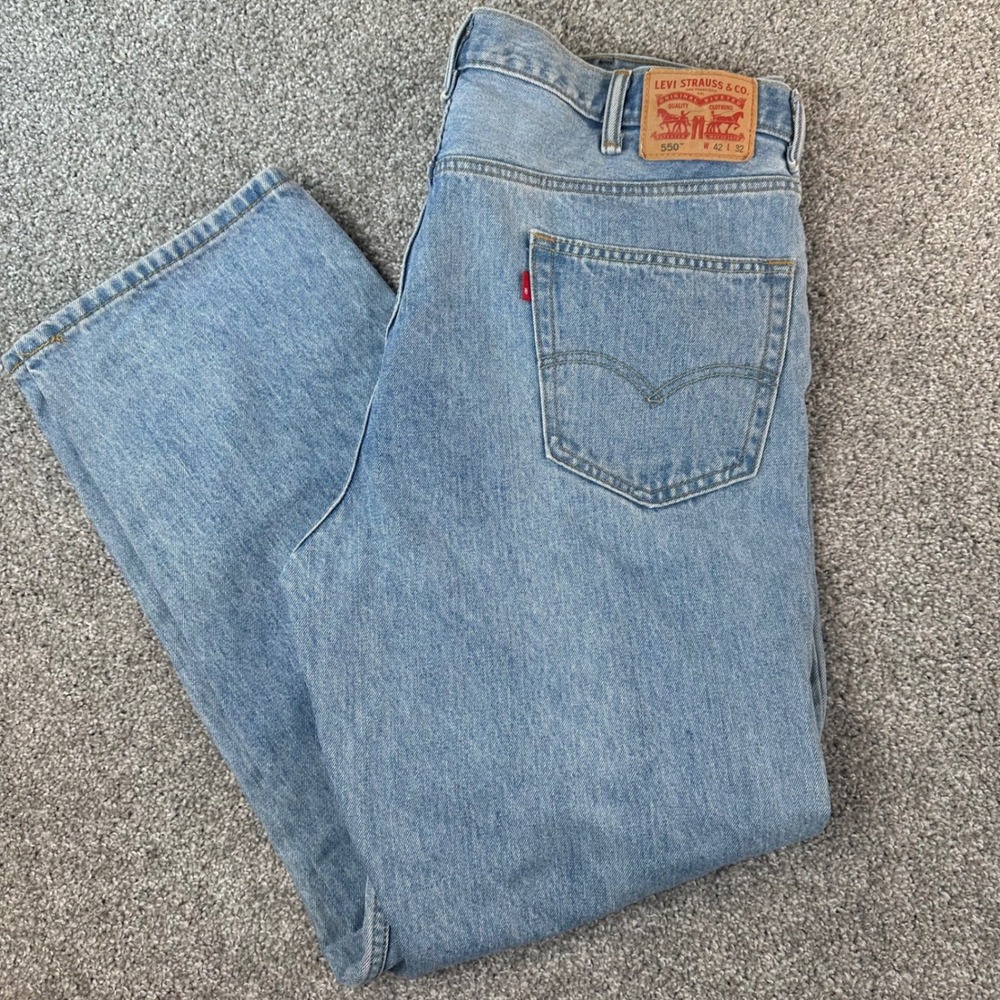 Levis 550 Relaxed Fit Jeans Mens 42x32 Light Wash Denim Tapered Leg Y2K 90s Dad